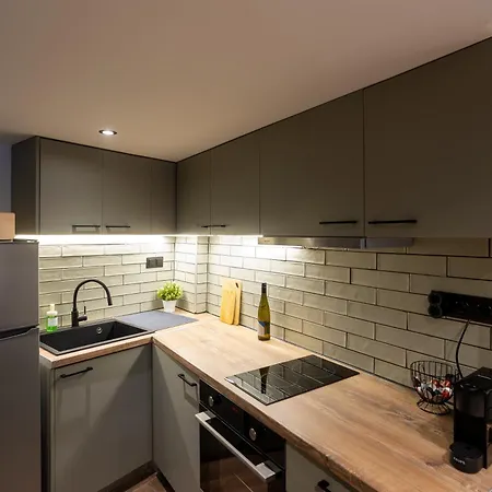 100mbps Smart Tv Ac Self Check-in Full Kitchen *