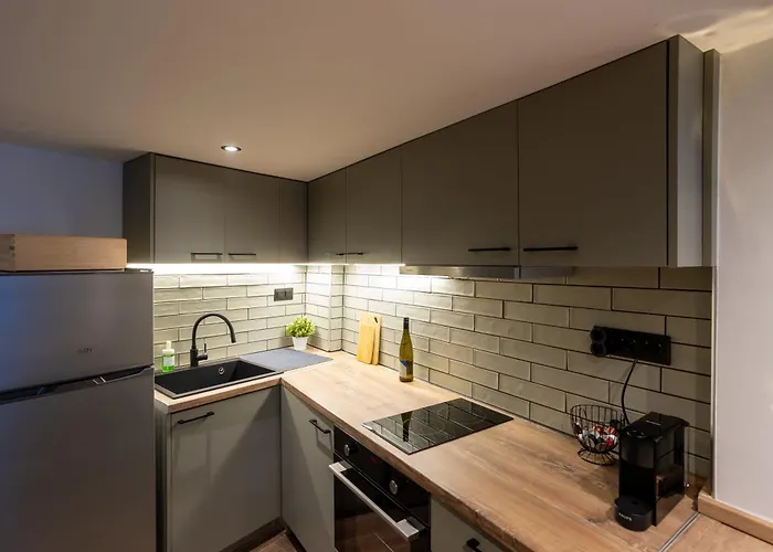 100mbps Smart Tv Ac Self Check-in Full Kitchen *